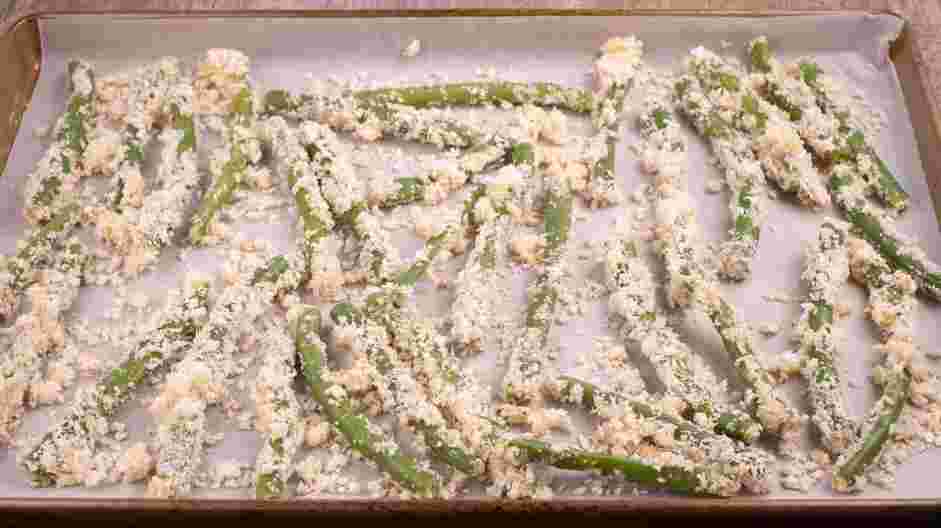 Green Bean Fries Recipe: Place the green beans on the prepared baking sheet, arranging them in a single layer so the green beans do not touch.