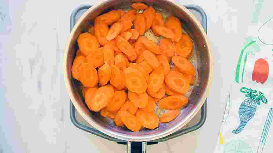 Maple Glazed Carrots Recipe:
Add the garlic and carrots and cook for 3 minutes.