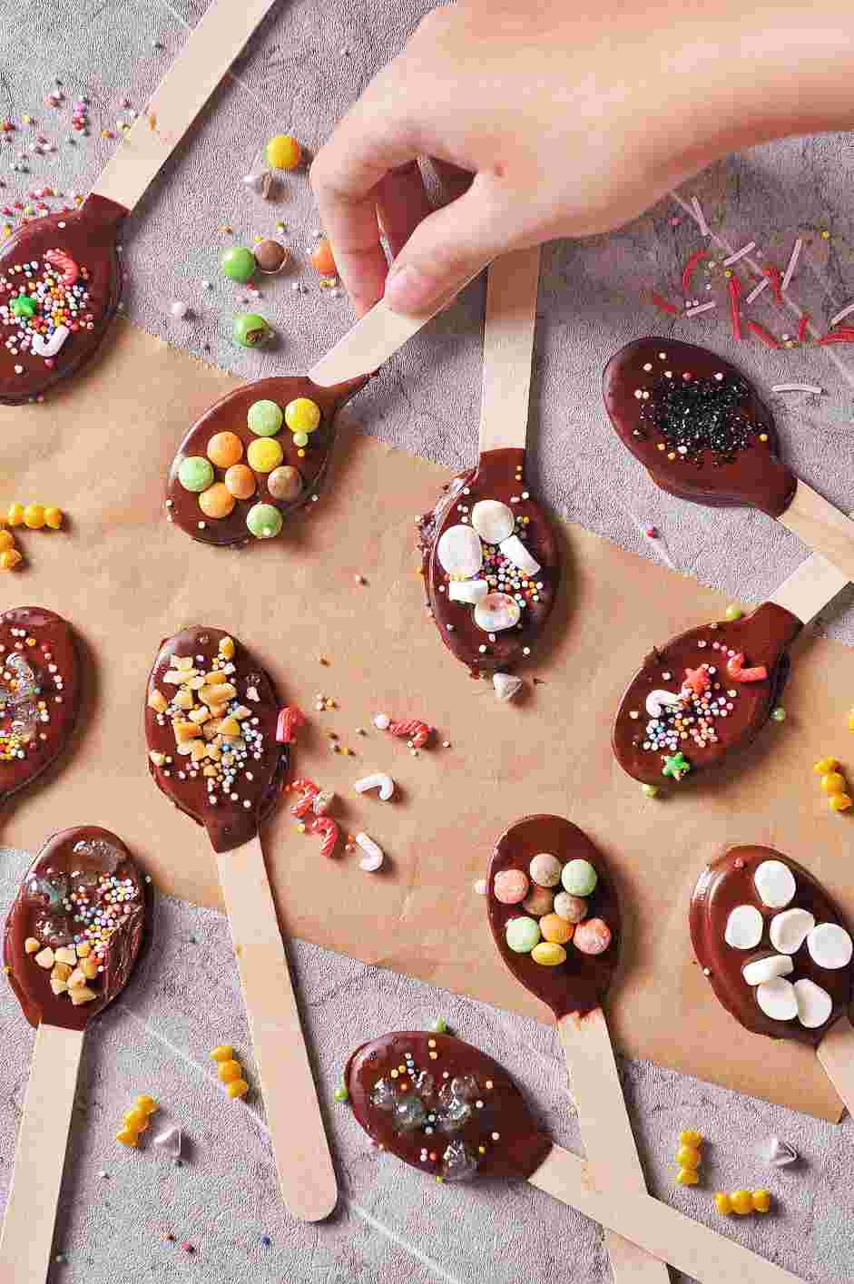 Hot Chocolate Spoons Recipe: Enjoy at home or wrap with cellophane as gifts.