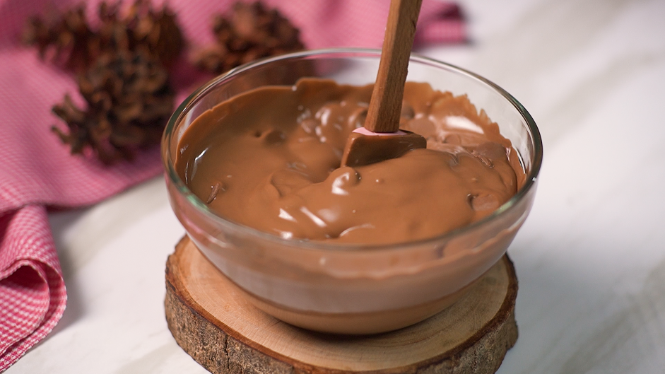 Chocolate Peppermint Bark Recipe: Add the remaining 4 ounces of dark chocolate to the bowl and stir until fully melted.