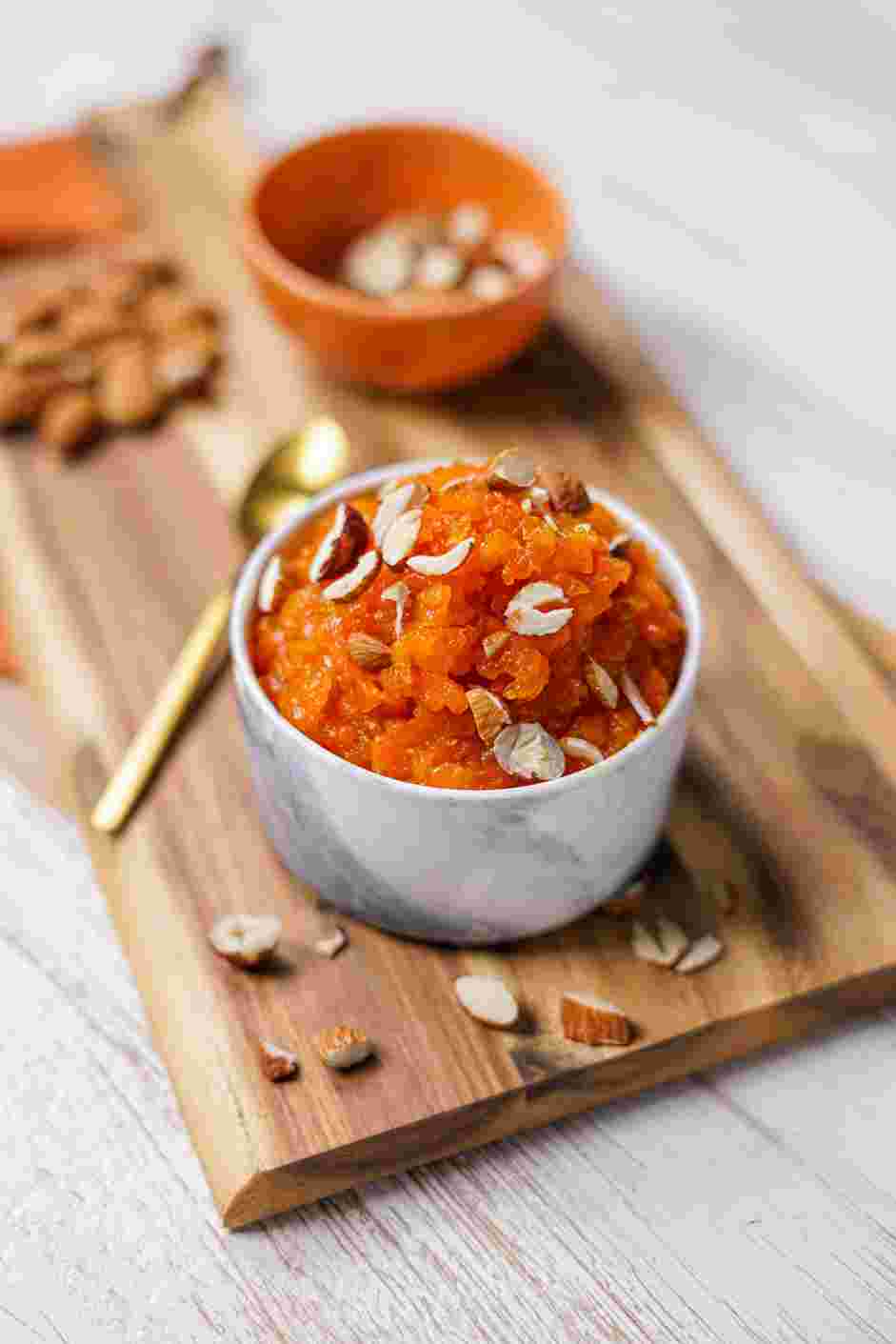 Carrot Halwa Recipe: Transfer the carrot halwa into a serving dish and garnish it with chopped nuts.