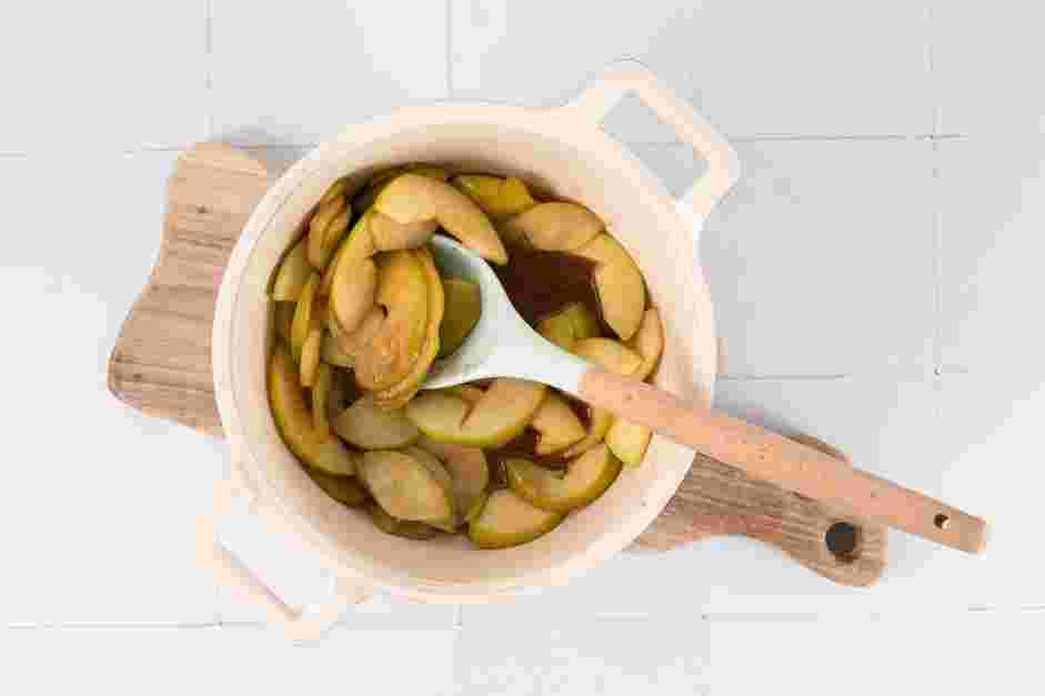 Apple Crumble Pie Recipe:
Cook for about 5 minutes, until the apple slices just start to soften.