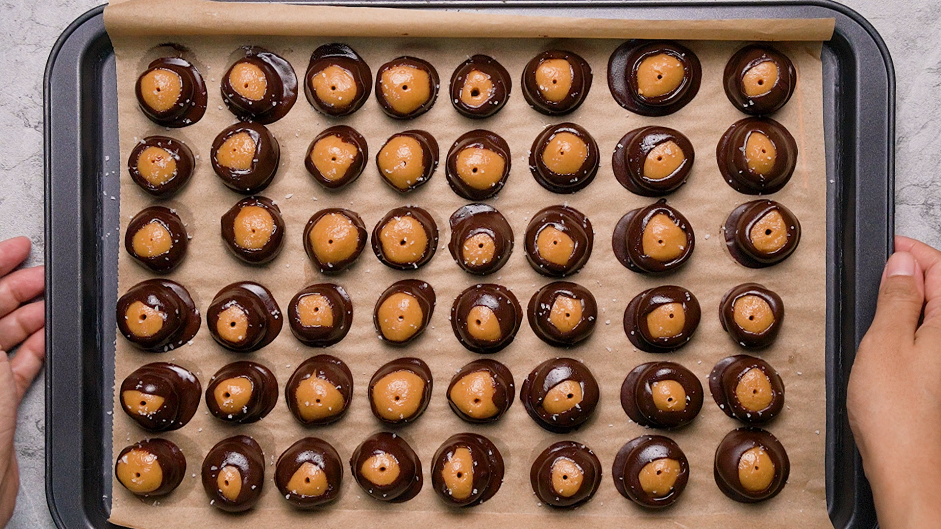 Buckeye Cookies Recipe: 
Transfer the buckeyes into the freezer to set for 10-15 minutes.