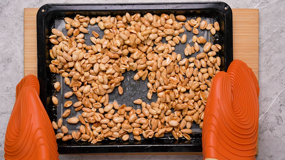 Honey Roasted Peanuts Recipe: 
Once the peanuts are done, stir the peanuts so the honey that has dripped off becomes evenly distributed.