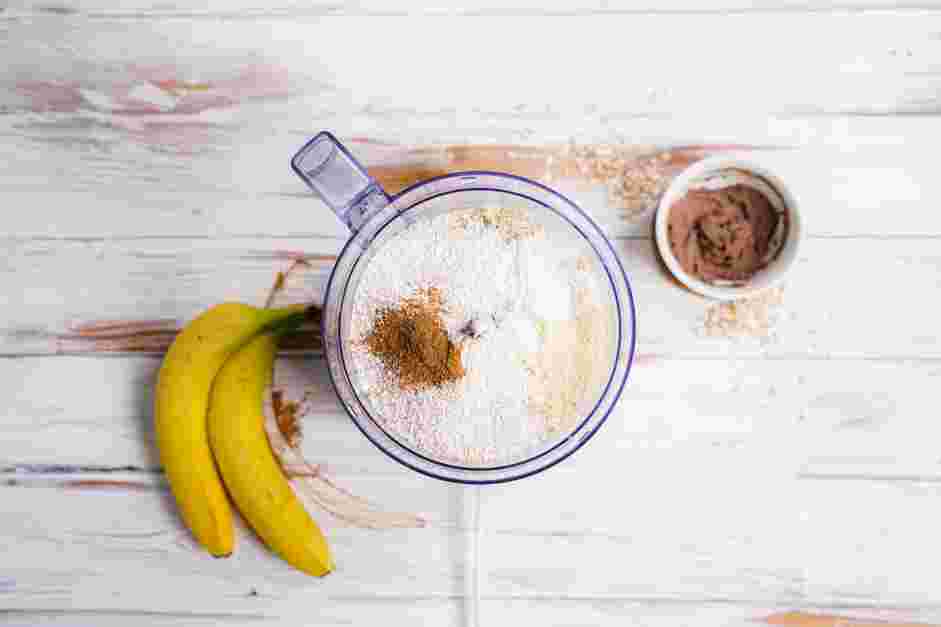 Almond Flour Banana Muffins Recipe:
Add the almond meal, oat flour, baking powder, cinnamon and salt.