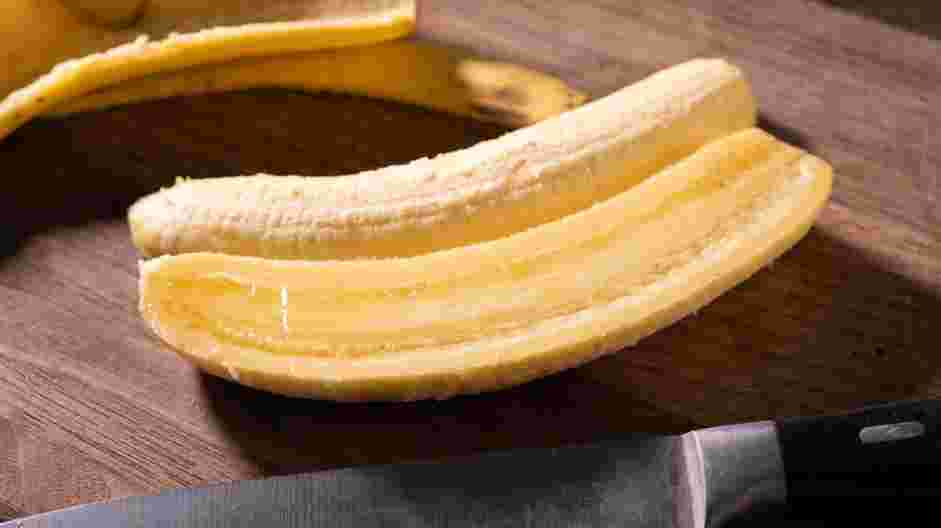 Fried Banana Recipe: 
In a heavy-bottomed pot or a Dutch oven, heat the vegetable oil to 325&deg;F.