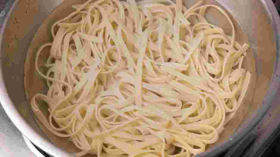 Beef Pad Thai Recipe:
Soak the noodles in warm water for 15-20 minutes.