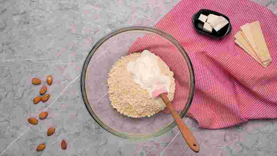 White Chocolate Truffle Recipe:
In a cold bowl, combine the melted white chocolate and the wafer crumbs.