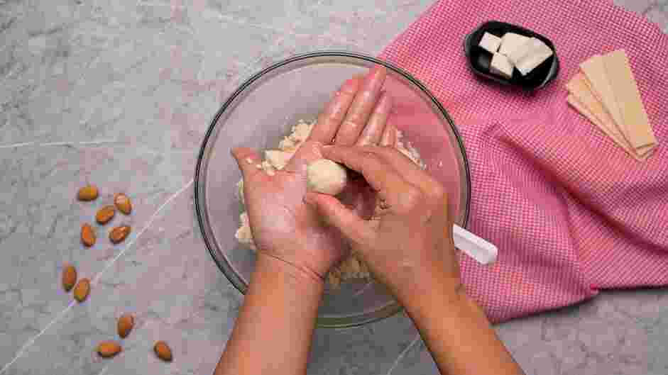 White Chocolate Truffle Recipe: 
Roll the white chocolate mixture in between your palms to create a spherical shape.