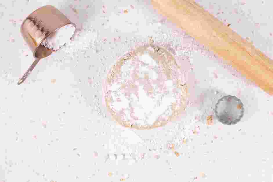Lemon Shortbread Cookies Recipe:
Sprinkle a large, clean surface lightly with confectioners’ sugar.