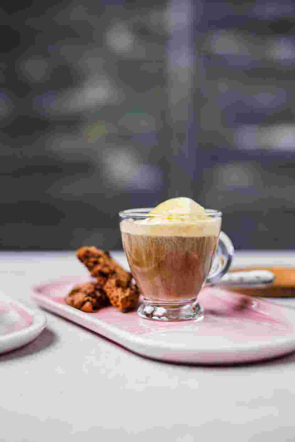 Affogato Recipe: Serve immediately.