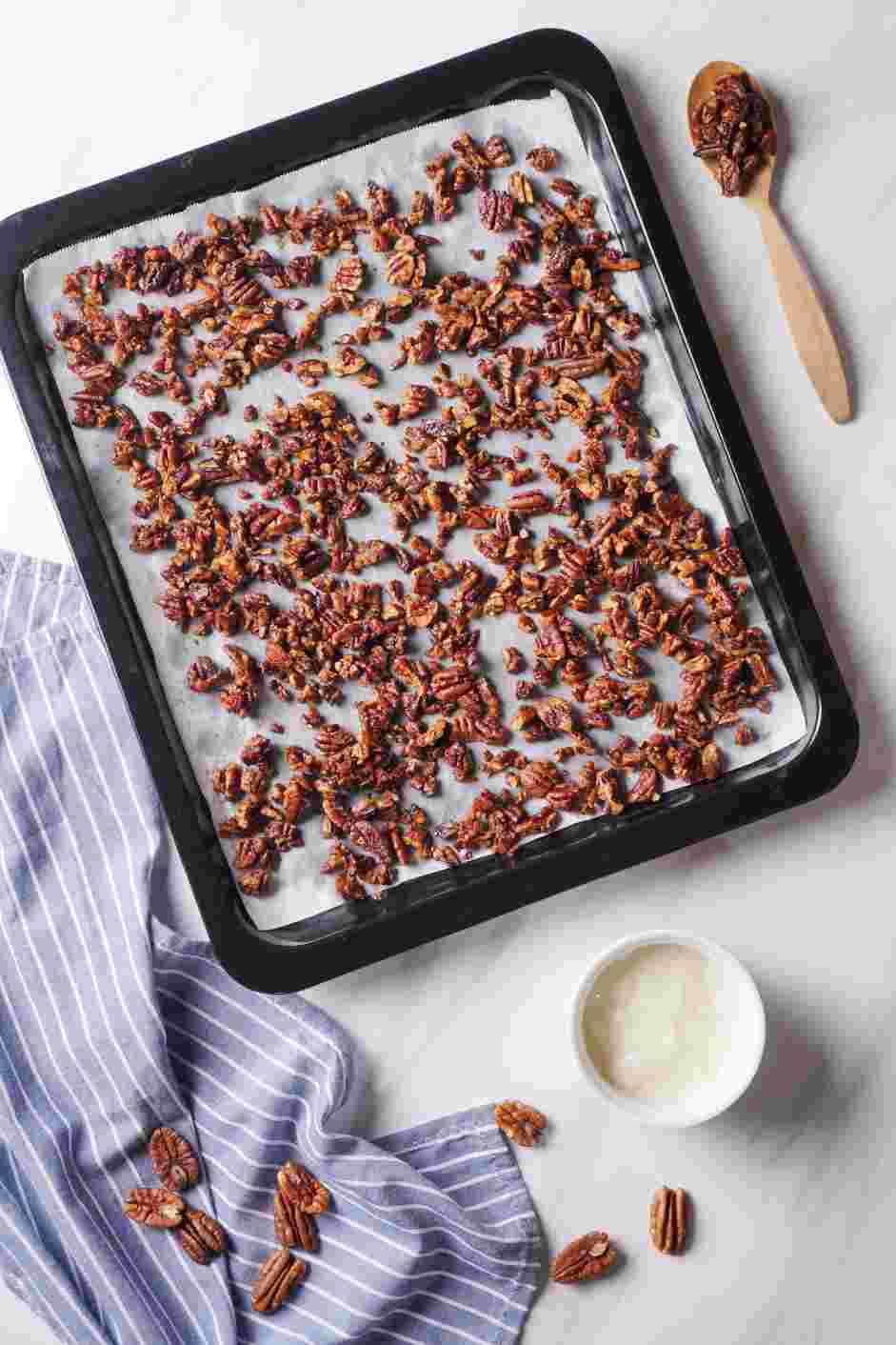 Honey Roasted Pecans Recipe:
Enjoy by the handful or sprinkled over yogurt.