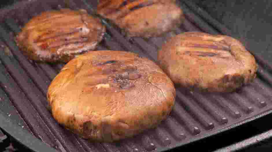 Portobello Mushroom Sandwich Recipe:
Flip the mushrooms and cook for another 3-4 minutes or until semi-soft.