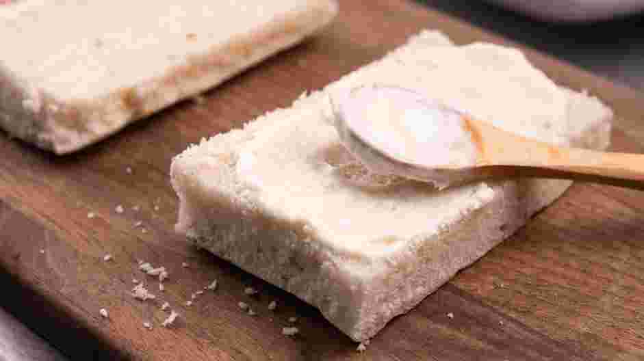 Portobello Mushroom Sandwich Recipe:
To assemble the sandwiches, put the bottom slice of focaccia bread on a plate.
