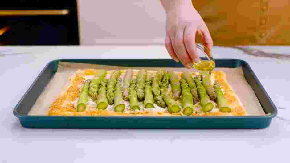 Asparagus Tart Recipe: Lightly drizzle the asparagus with olive oil.