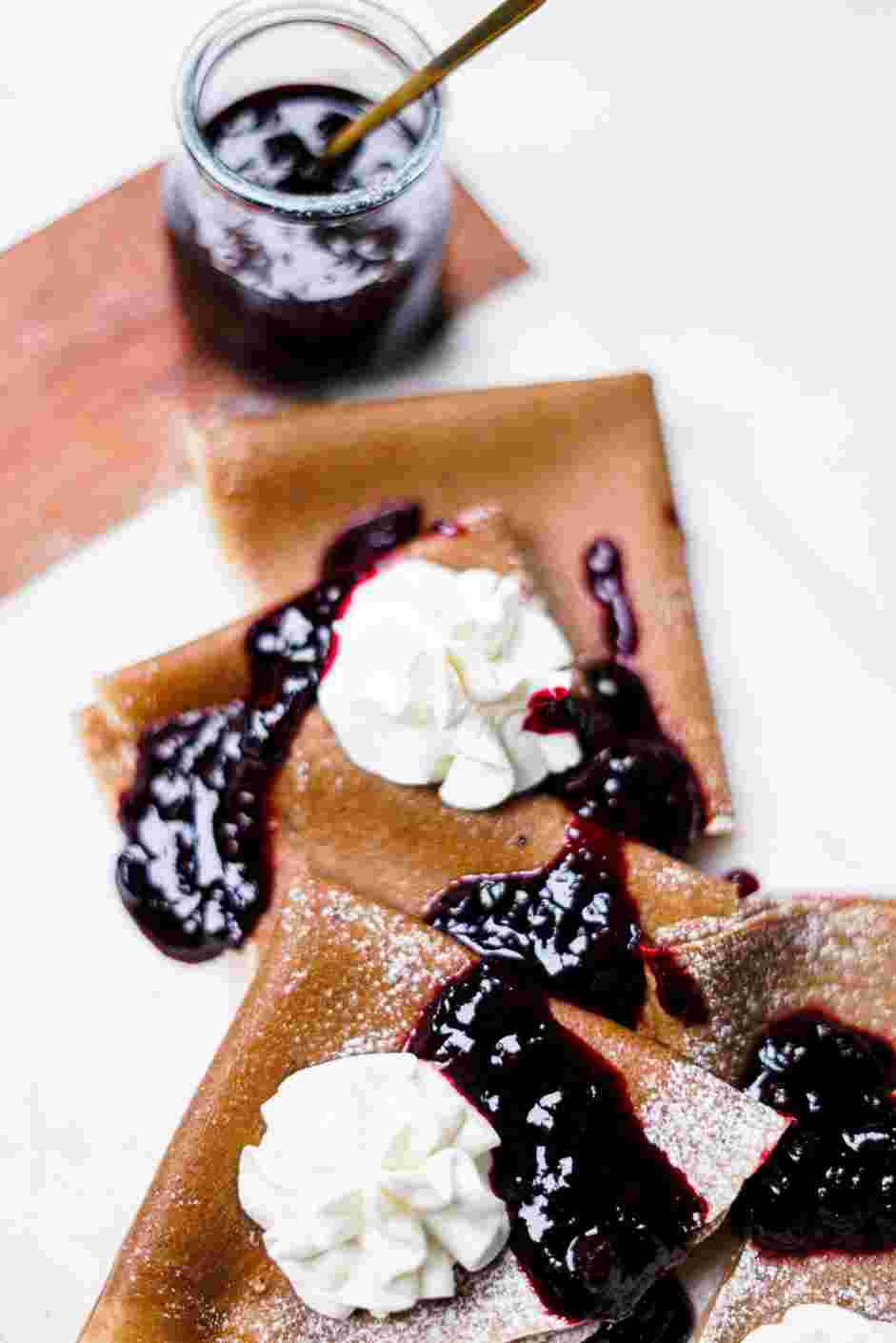 Blueberry Crepes Recipe: Assemble the blueberry crepes.