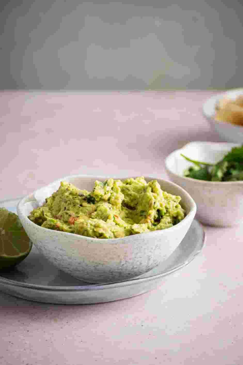 Keto Guacamole Recipe: Enjoy with chips or any Mexican cuisine!