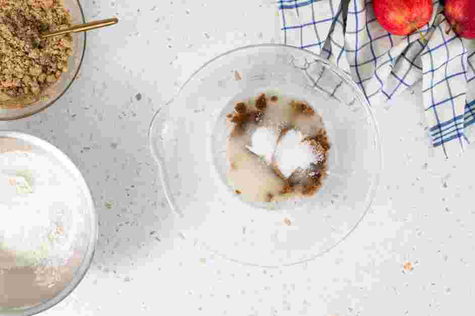 Apple Crumble Cake Recipe:
In the bowl of a standing mixer fitted with the paddle attachment or with a handheld electric mixer, combine the oil, granulated sugar and brown sugar.