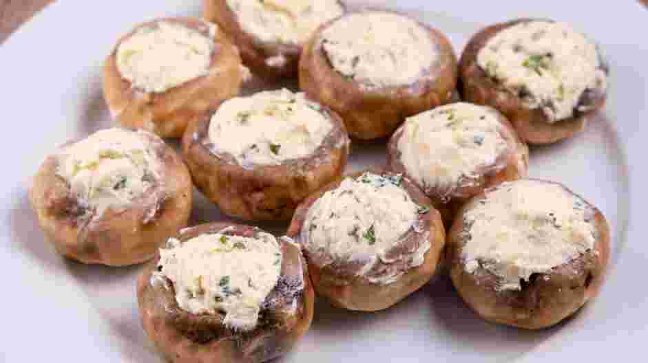 Cream Cheese Stuffed Mushrooms Recipe: 
Pour the panko into a small bowl.