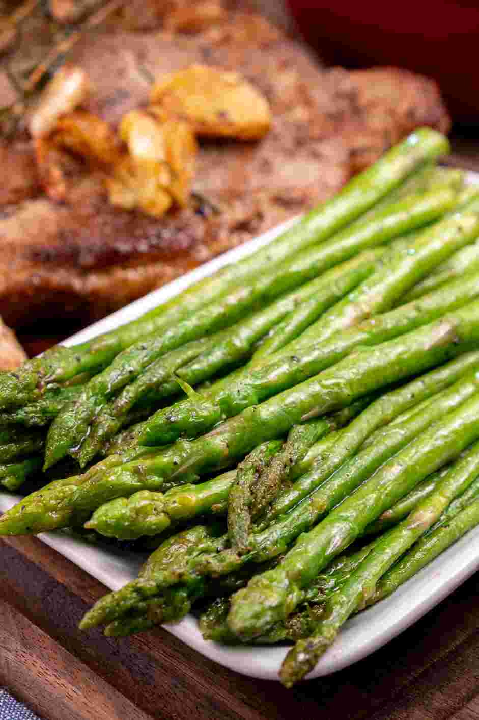Air Fryer Asparagus Recipe: Serve and enjoy!