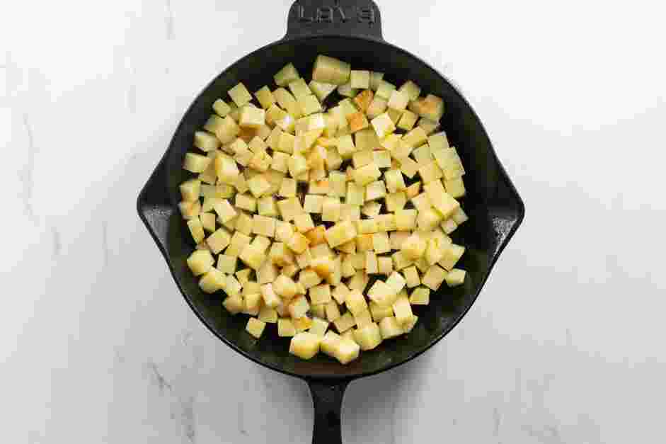 Skillet Breakfast Potatoes Recipe:
In a large cast-iron skillet or another large skillet over medium heat, heat the oil.
