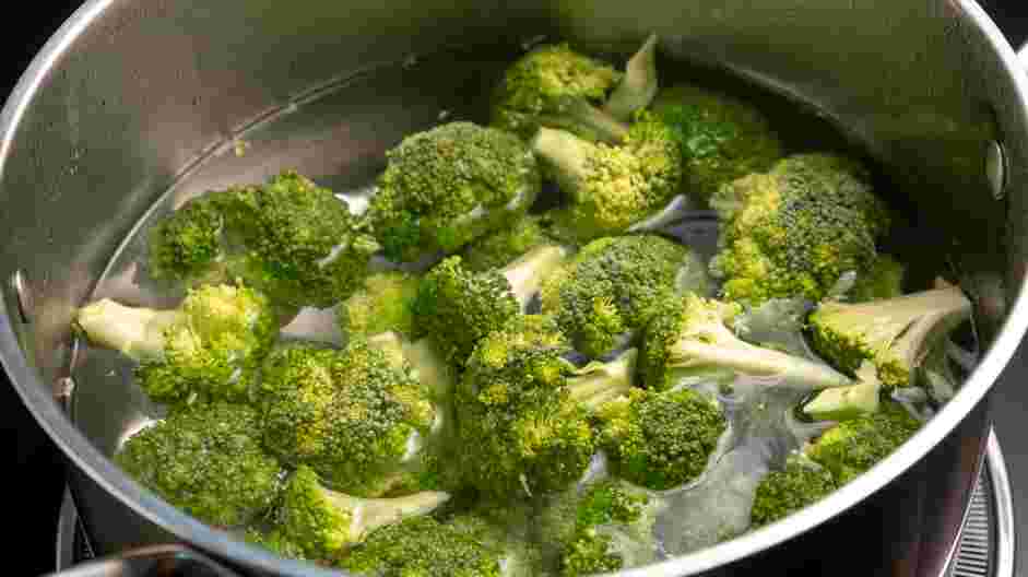 Broccoli and Cheese Rice Casserole Recipe:
As the rice cooks, prepare the broccoli.