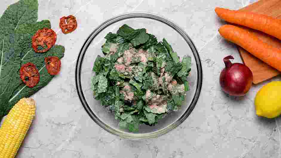 Raw Wraps Recipe: Prepare the kale.