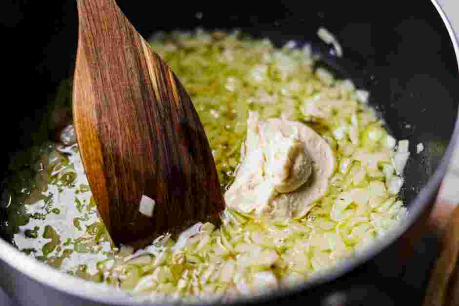 Andhra Chicken Curry Recipe: Add the ginger-garlic paste and cook for 2 minutes.