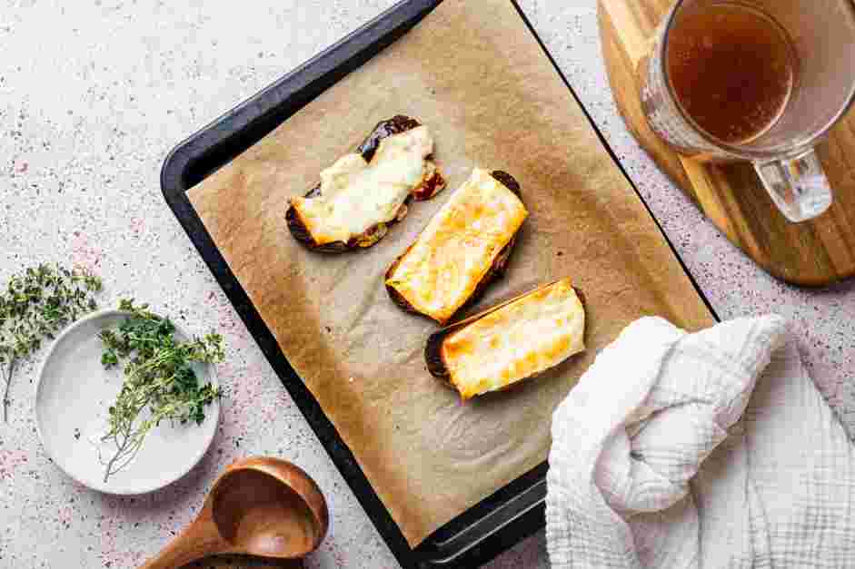 Instant Pot French Onion Soup Recipe: Make the cheese crouton.