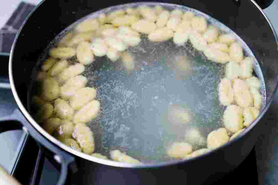 Potato Gnocchi with Butter and Herbs Recipe: Cook the gnocchi.