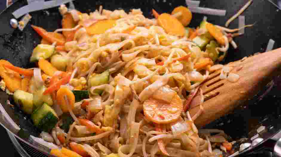 Vegetarian Pad Thai Recipe: Add the reserved stir-fried vegetables back into the pan and toss to combine.