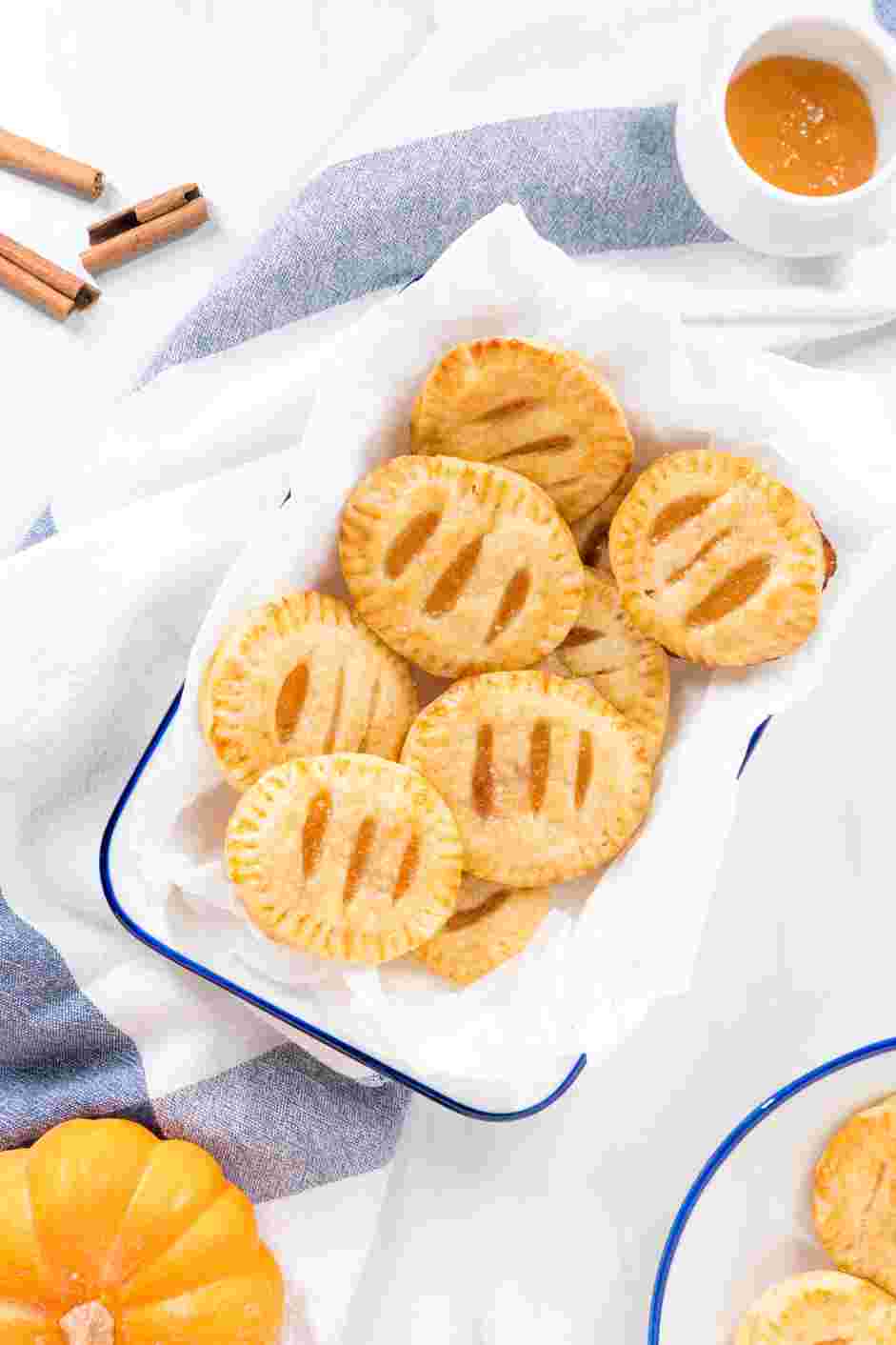 Pumpkin Pie Cookie Recipe: Let the pumpkin pie cookies cool for 5-10 minutes before serving.