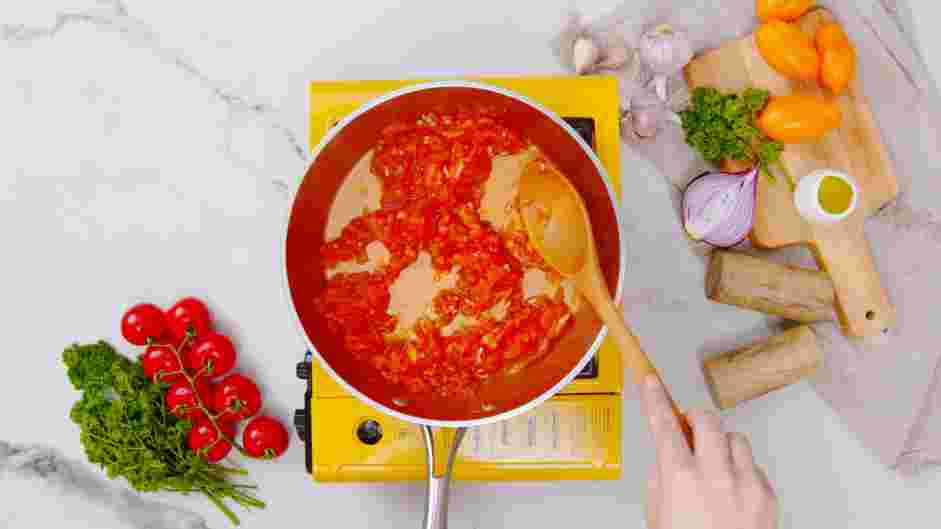 Tomato Basil Pasta Recipe: Prepare the tomato sauce.