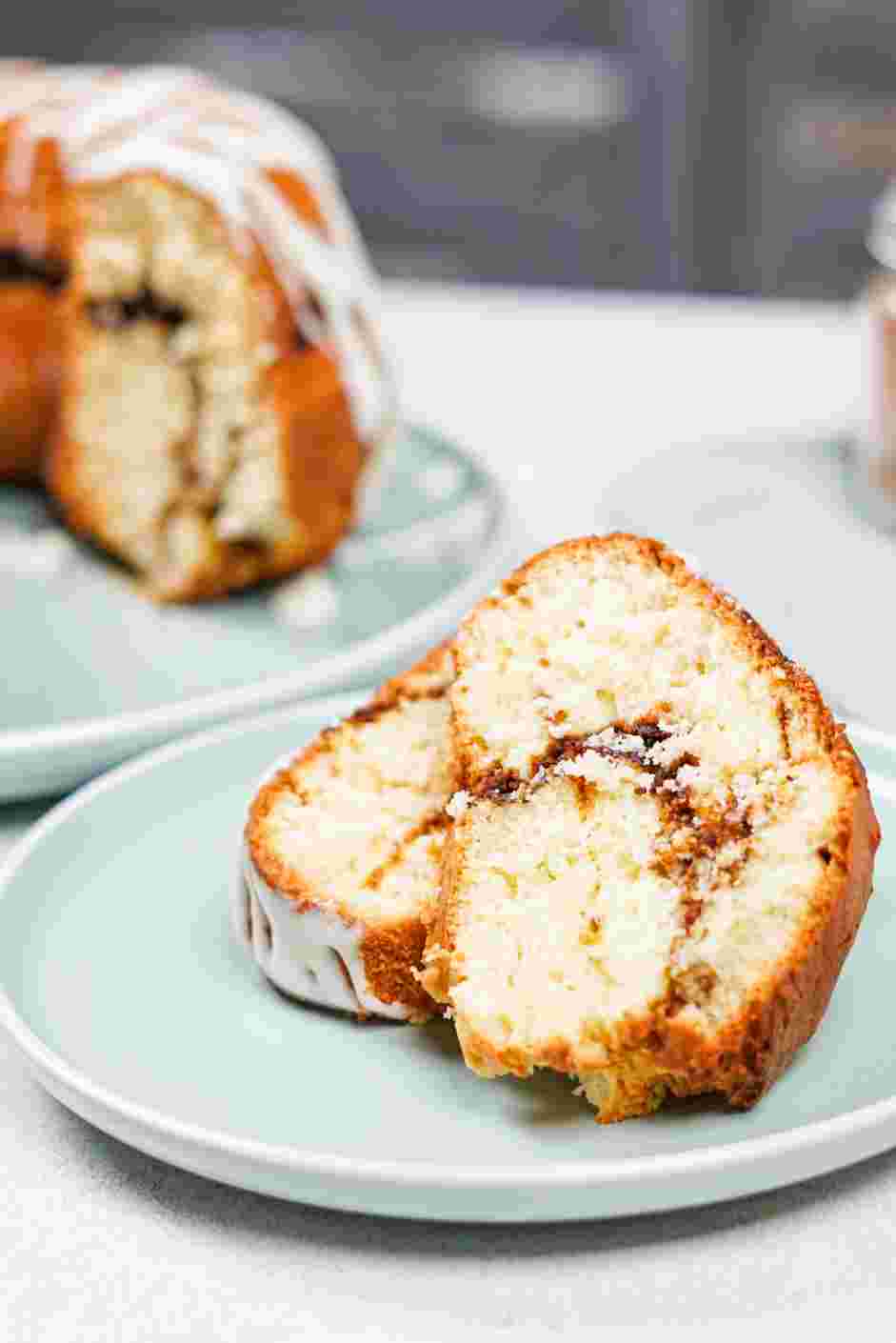 Honey Bun Cake Recipe: Slice and serve.