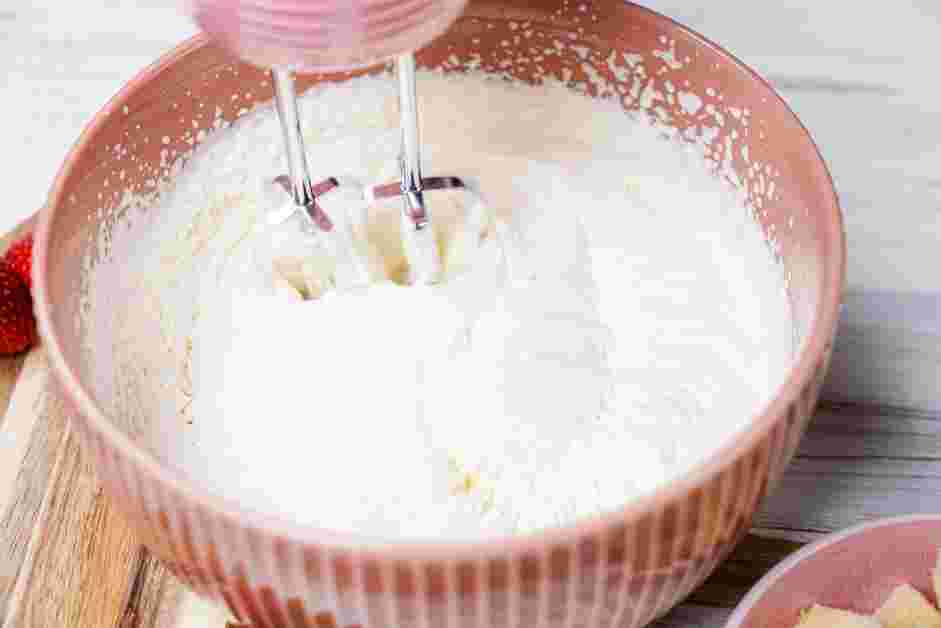 Strawberry Shortcake Ice Cream Recipe: When the compote is cold, prepare the ice cream base.