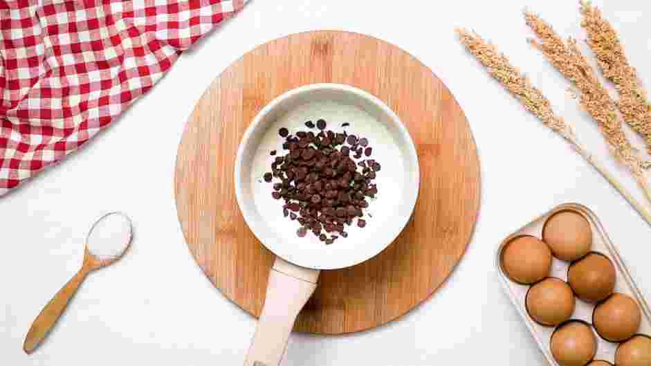 Brownie Bites Recipe: While the brownies bake and cool, prepare the chocolate ganache.