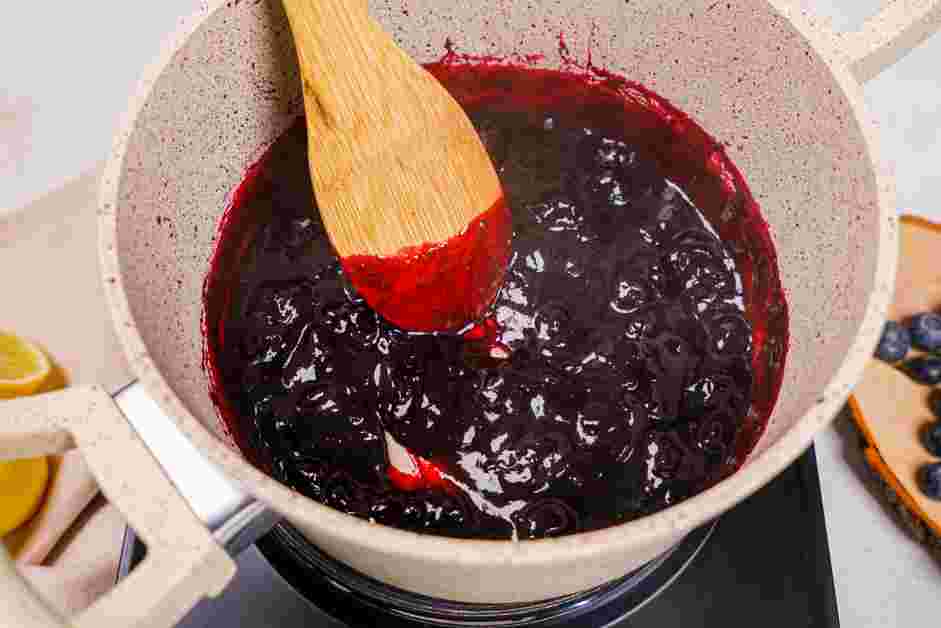 Blueberry Compote Recipe: Turn the heat to medium.