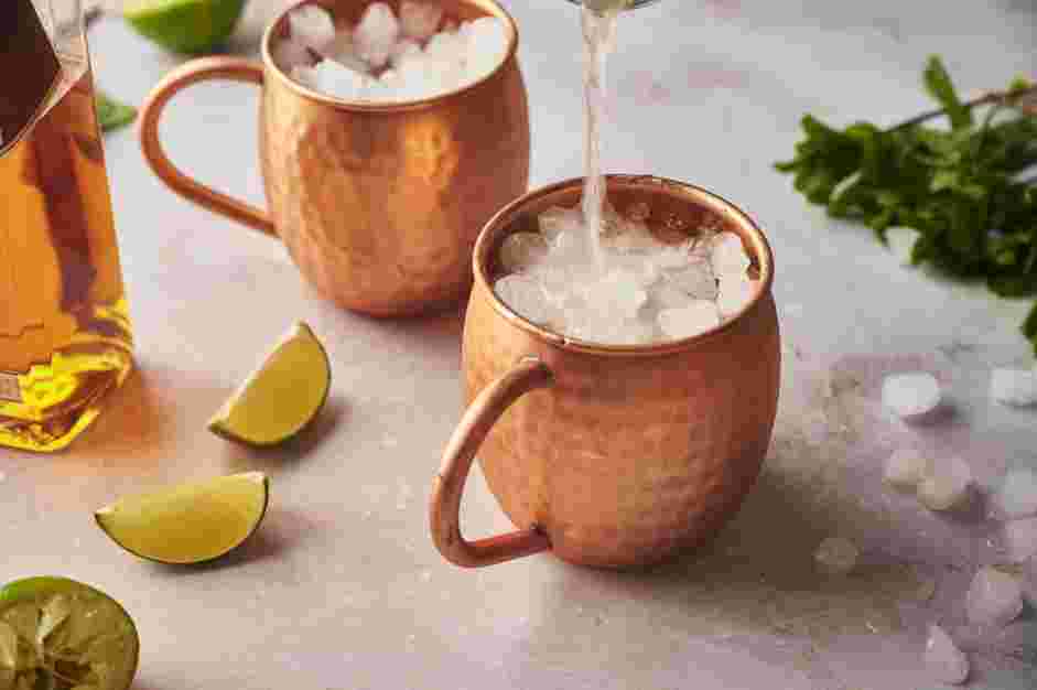 Irish Mule Recipe: Pour the Irish whiskey, ginger beer and lime juice into the glass.