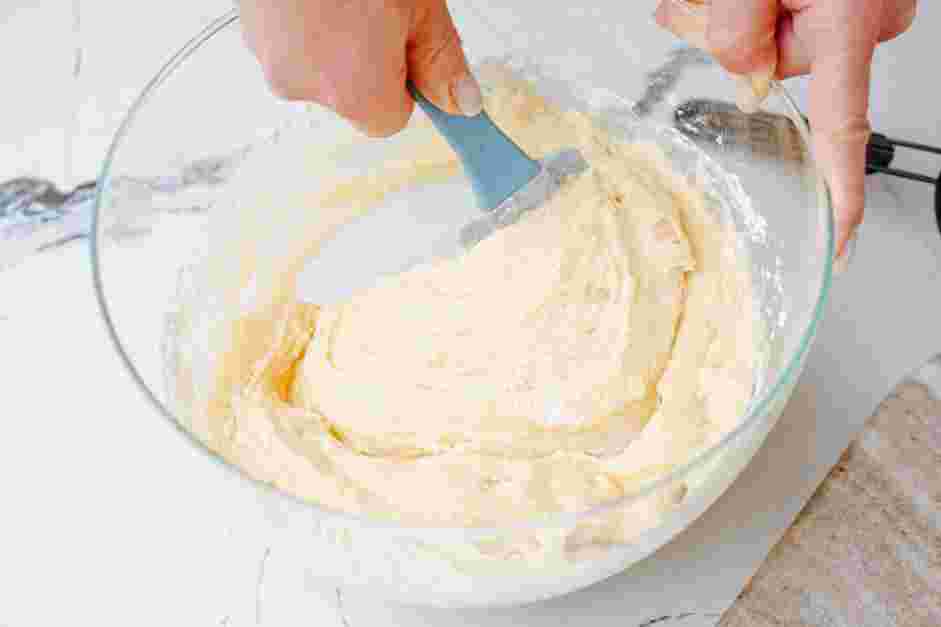 Strawberry Muffins Recipe: Add the buttermilk mixture to the flour mixture.
