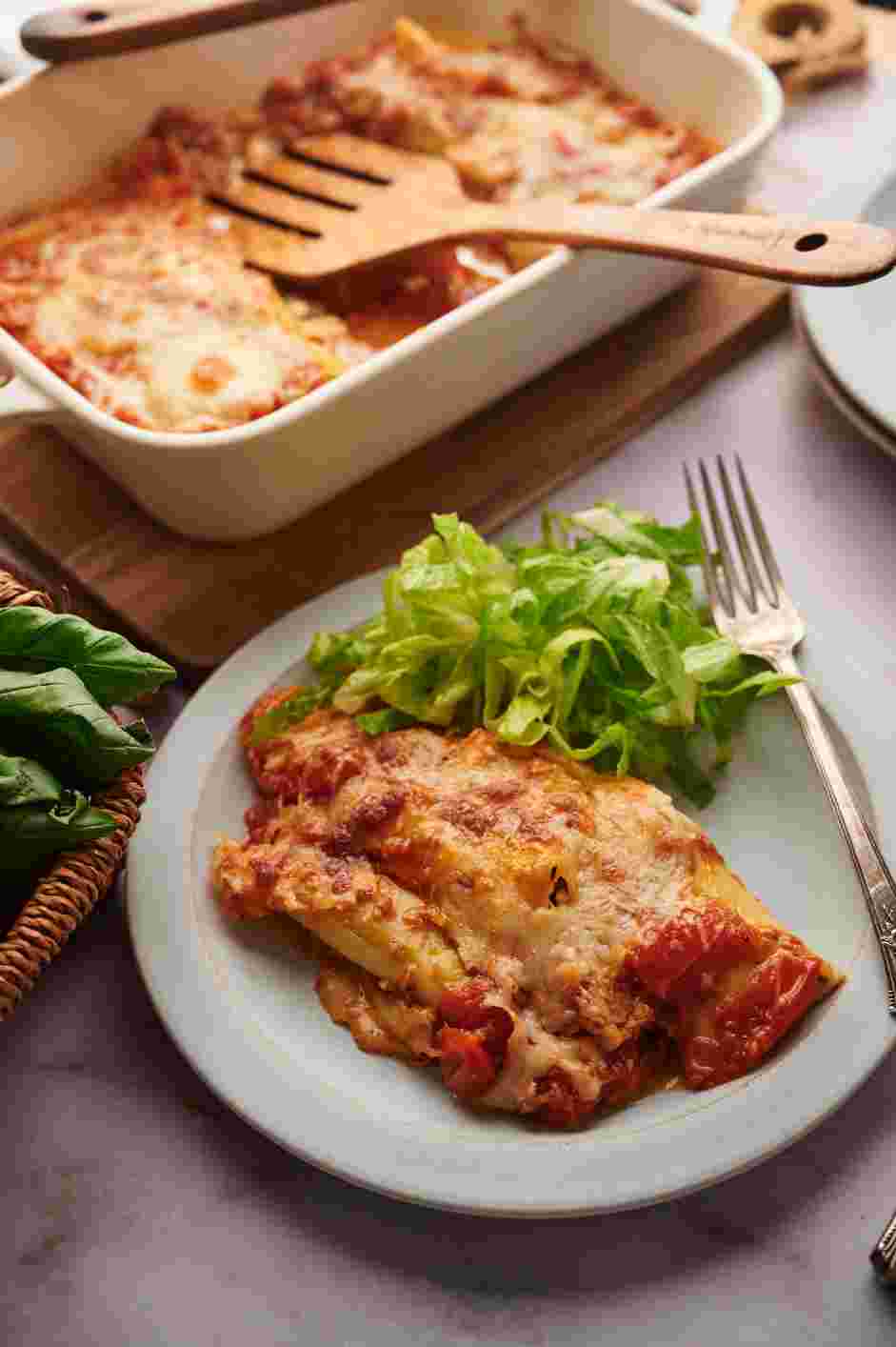 Baked Manicotti with Marinara Sauce Recipe: Serve hot with a green salad and crusty Italian bread.