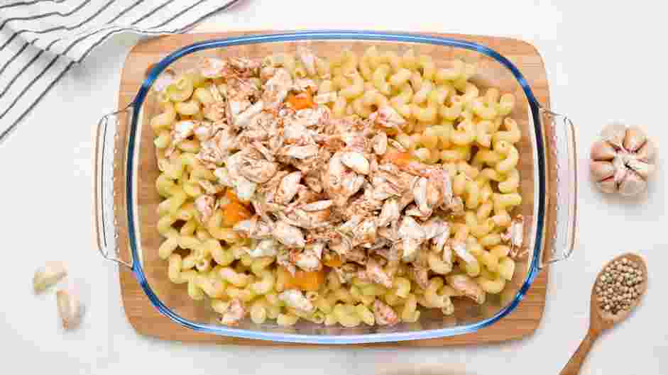 Crab Mac and Cheese Recipe:
Once the pasta is done, drain the water.