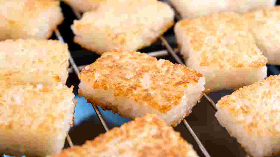 Crispy Rice Sushi Recipe: Place the crispy rice on a cooling rack.