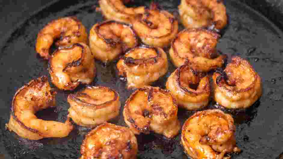 Blackened Shrimp Recipe: Heat the oil in a large skillet.