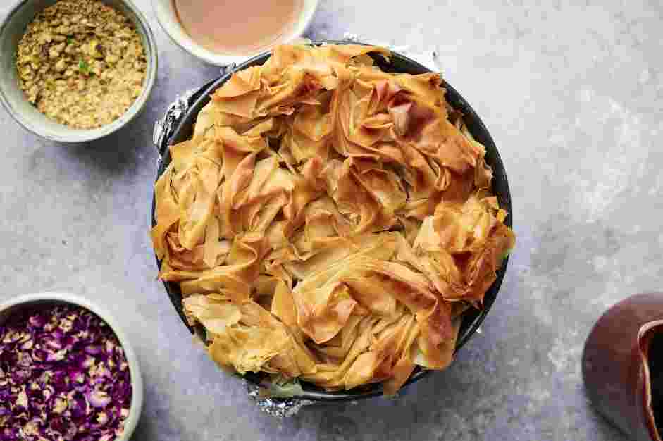 Baklava Cheesecake Recipe: After 90 minutes, turn off the heat.