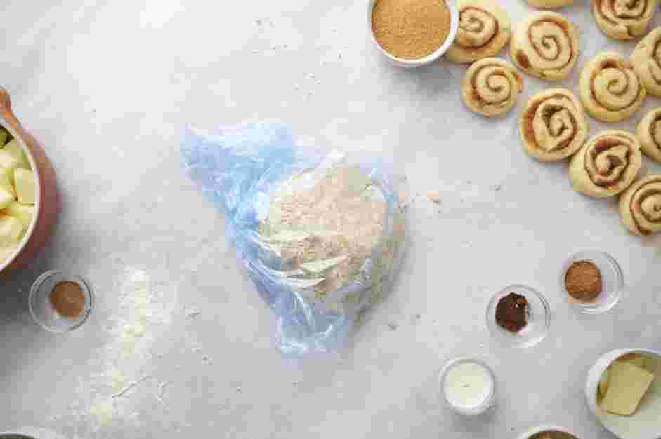 Cinnamon Roll Apple Pie Recipe: Remove the dough and place it in a gallon-sized plastic bag.