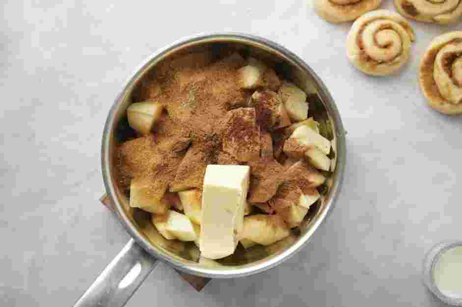 Cinnamon Roll Apple Pie Recipe: Meanwhile, prepare the apple pie filling.