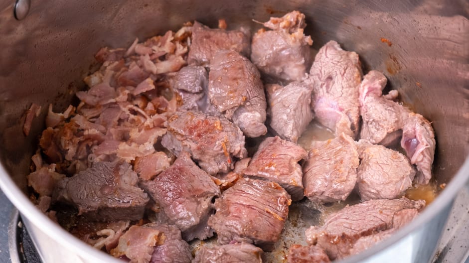 Carne en su Jugo~Braised Beef in a Tomatillo Broth - La Piña en la Cocina