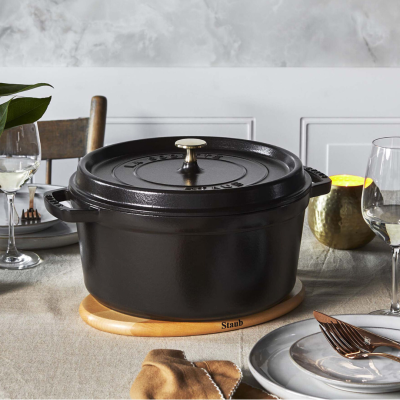 Staub Round Cocotte 5.5 Qt - Black