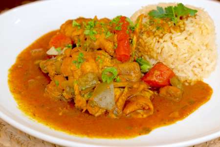 Pollo Guisado