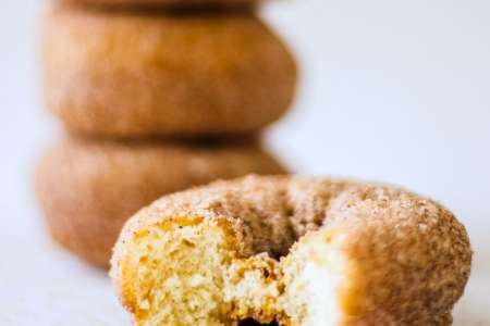 apple cinnamon sugar doughnuts